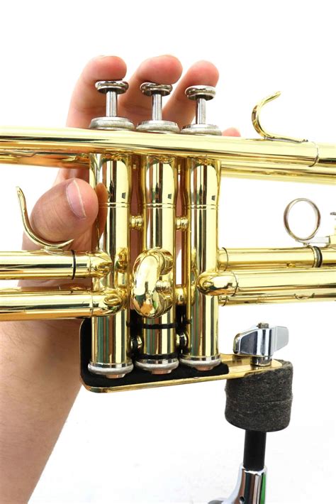 trumpet music holder